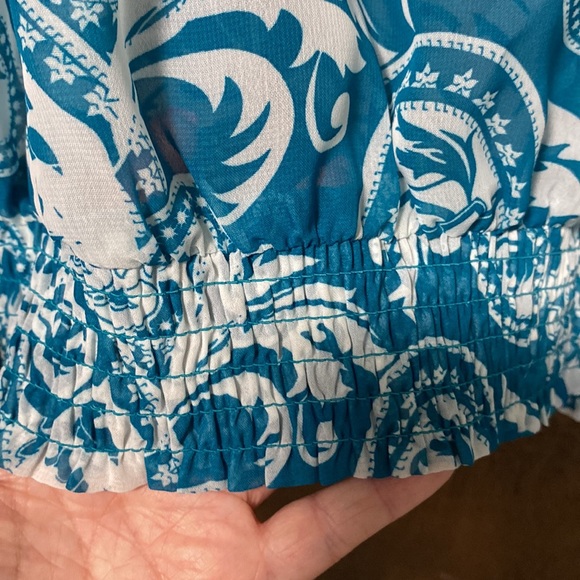 Cold shoulder sheer top - Picture 4 of 10